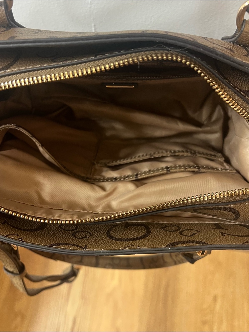 GUESS Factory Mandarina Logo Compartment Satchel - Picture 7 of 12
